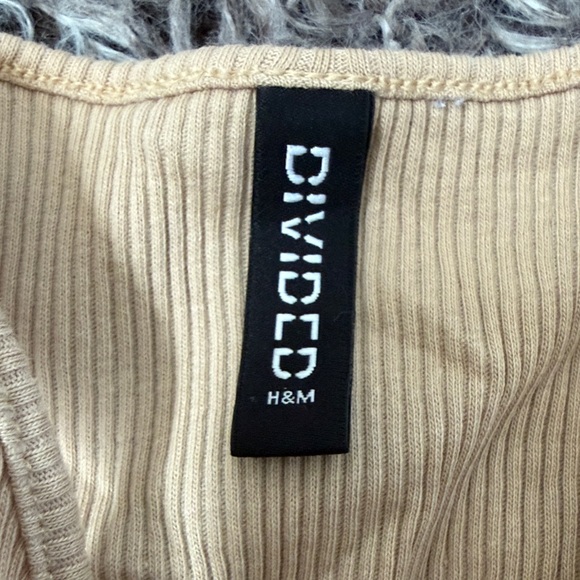 H&M Beige Ribbed Side-Ruched Tank Top - Picture 2 of 4